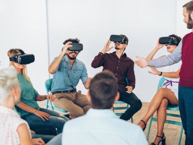 Image Article Groupe De Personnes Assis Avec Une Casque Vr
