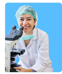 femme laboratoire microscope elearning